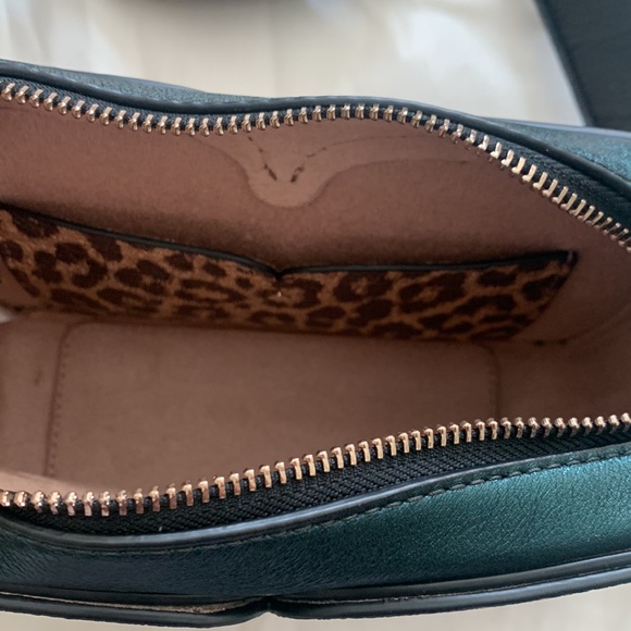 💯Auth Kate Spade metallic leopard & emerald green crossbody candid camera - Picture 5 of 9